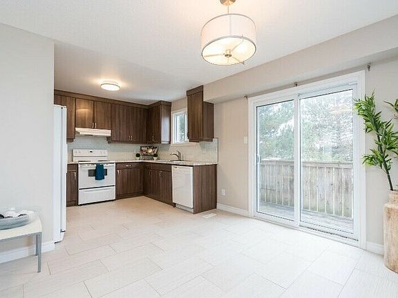 4th image of 1855 Aldersbrook Rd #28