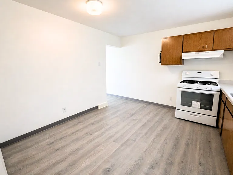 Independence Park Townhomes — Photo 6