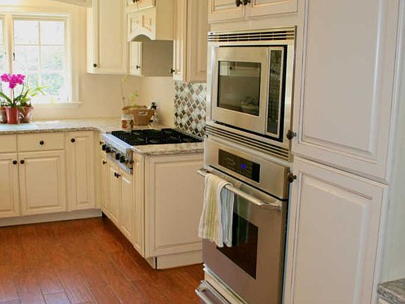 4th image of 4201 Alta Vista Way