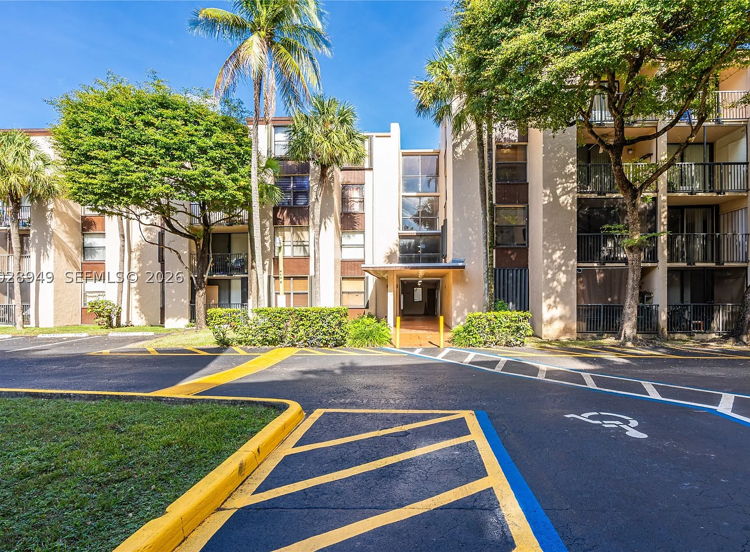 1 bed, 674 sqft, $2,000 — Photo 1
