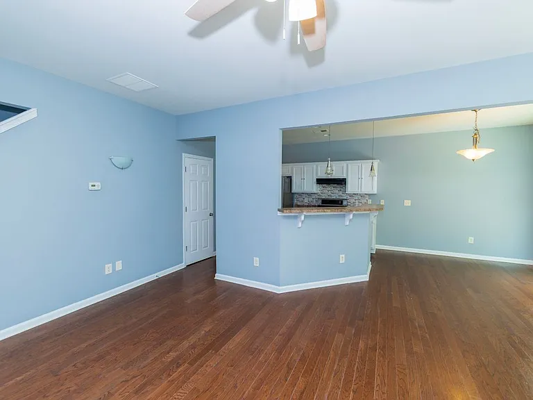 5815 Weddington Dr — Photo 10