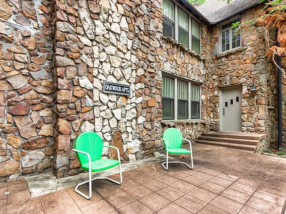 4th image of 3923 Oakwood Rd APT 1