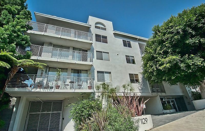 1st image of 1129 Larrabee St APT 10