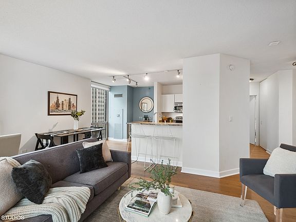 5th image of 222 N Columbus Dr APT 3509