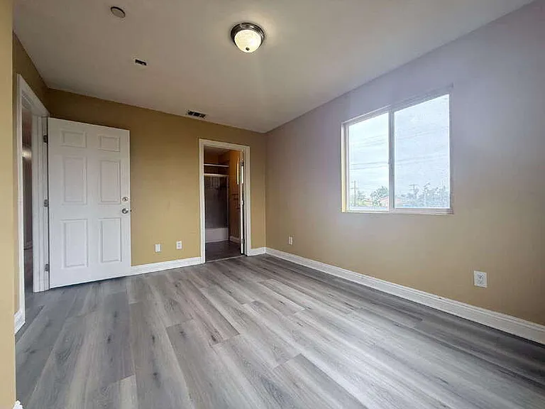 9011 Orchard Ave — Photo 14