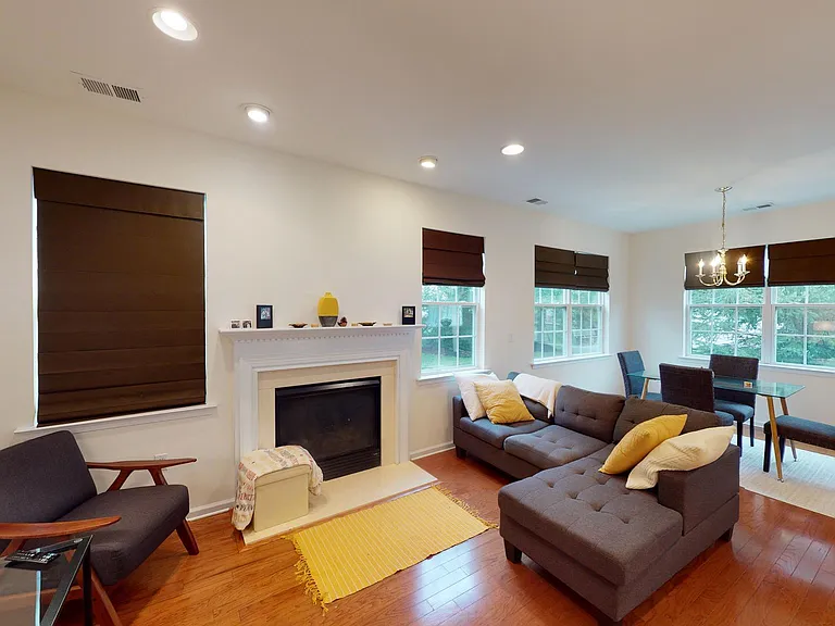 206 Concord Pl — Photo 8