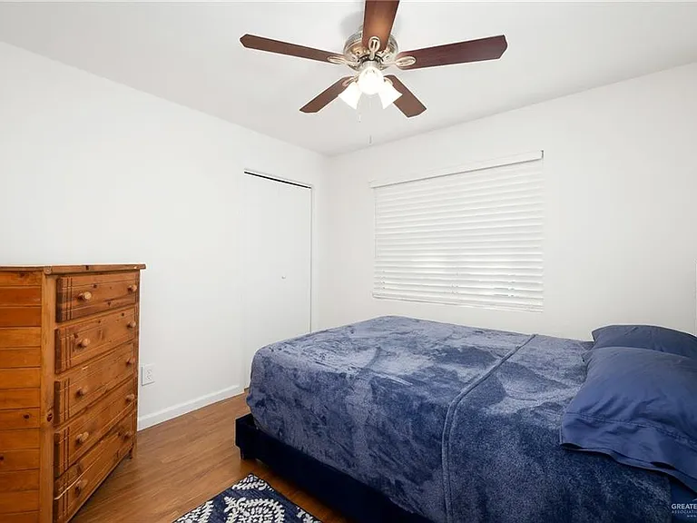 1119 Barnes St — Photo 7