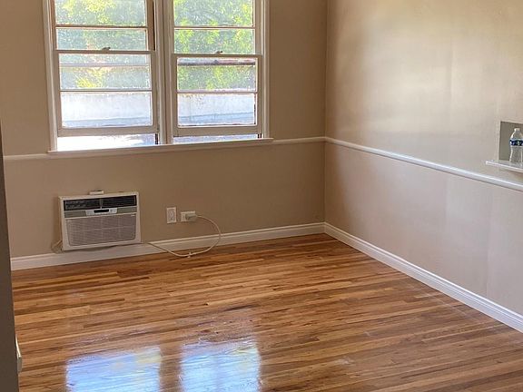 2nd image of 11960 Magnolia Blvd APT 9