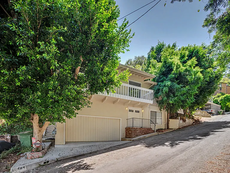 10424 Oletha Ln — Photo 1