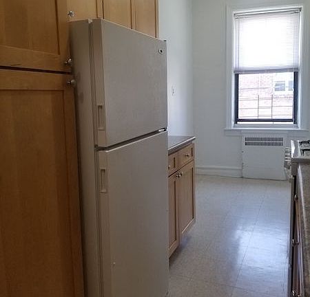 4th image of 8760 113th St APT 2E