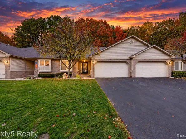 37556 N Dianne Ln, New Boston, MI 48164