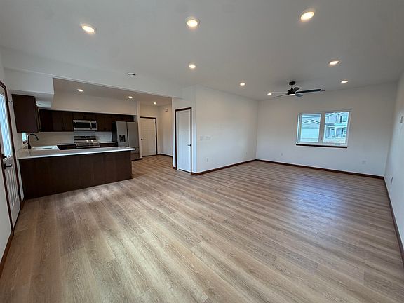 5th image of 2758 W 2nd Ave