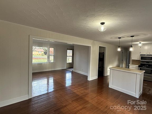 4th image of 3441 38th Street Dr NE