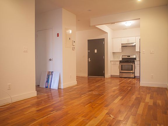 2nd image of 25 Woodbine St APT 3B