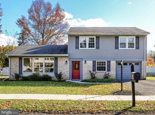 3808 Carriage House Dr, Camp Hill, PA 17011