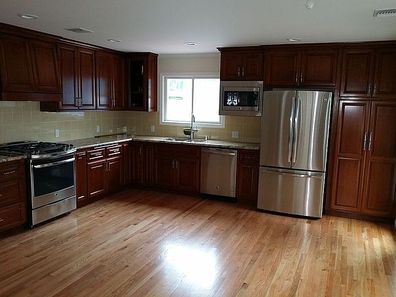 4th image of 4210 W Woodland Ave