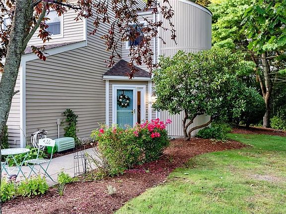 2nd image of 38 Lawton Brook Ln