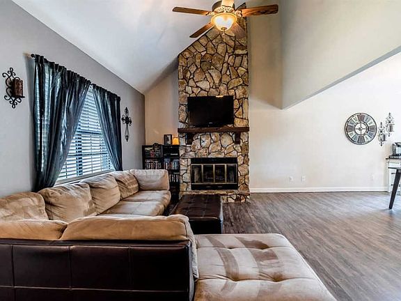 4th image of 6951 Heather Oaks Dr
