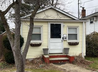 530 Liberty St, Uniondale, NY 11553