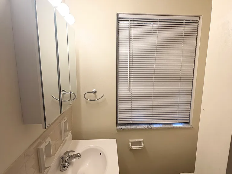 242 Noble Ave #105 — Photo 3