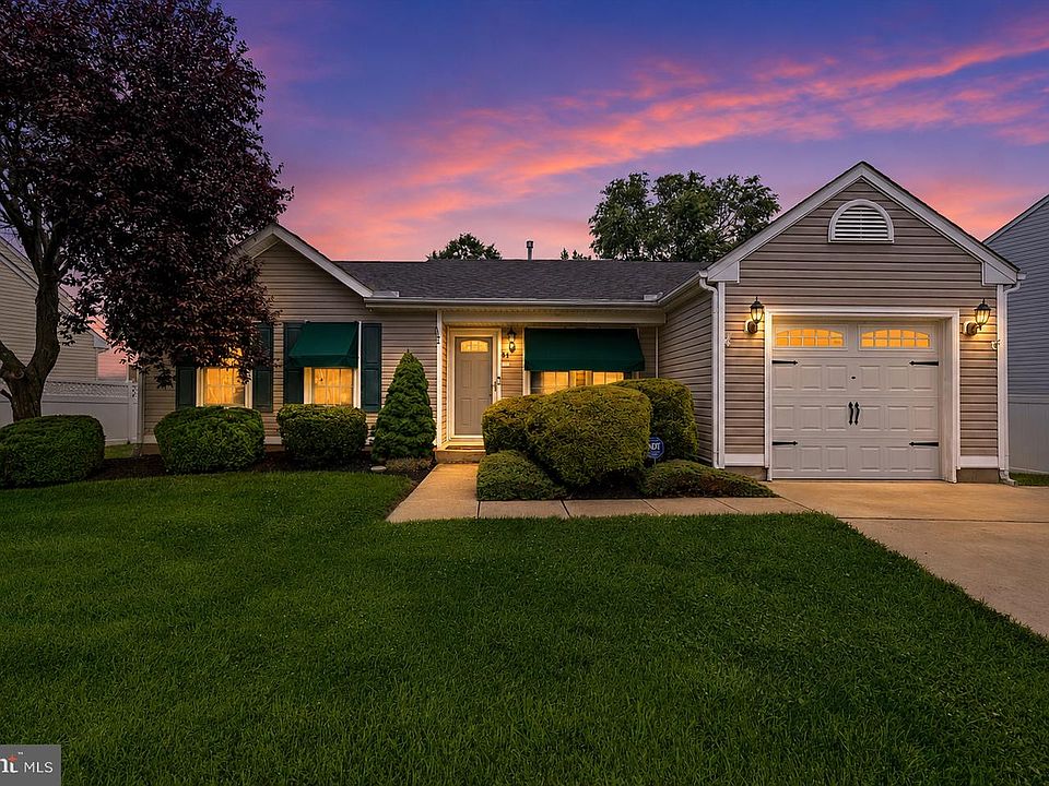 1st image of 51 Dasher Ave