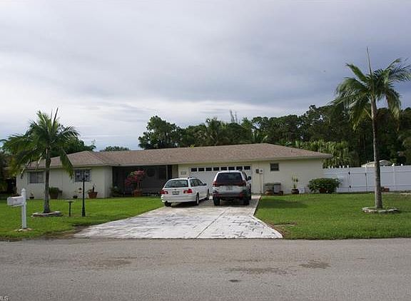 3rd image of 3616 McComb Ln