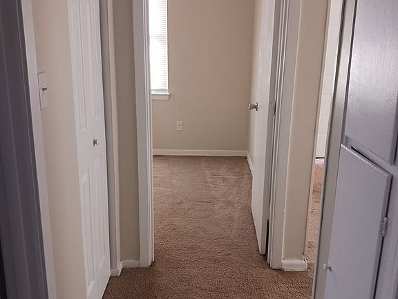 4th image of 4766 Woodend Ave