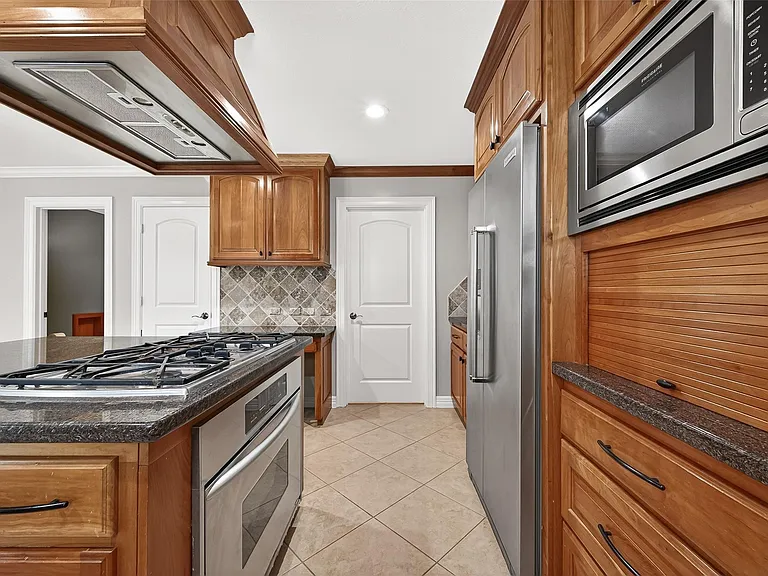 903 Sugarfield Ct — Photo 17