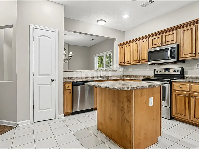 10259 Morning Hill Dr — Photo 3