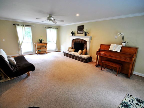 4th image of 3708 Bristol Ct
