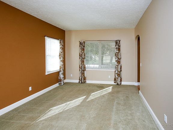 2607 28th st-105