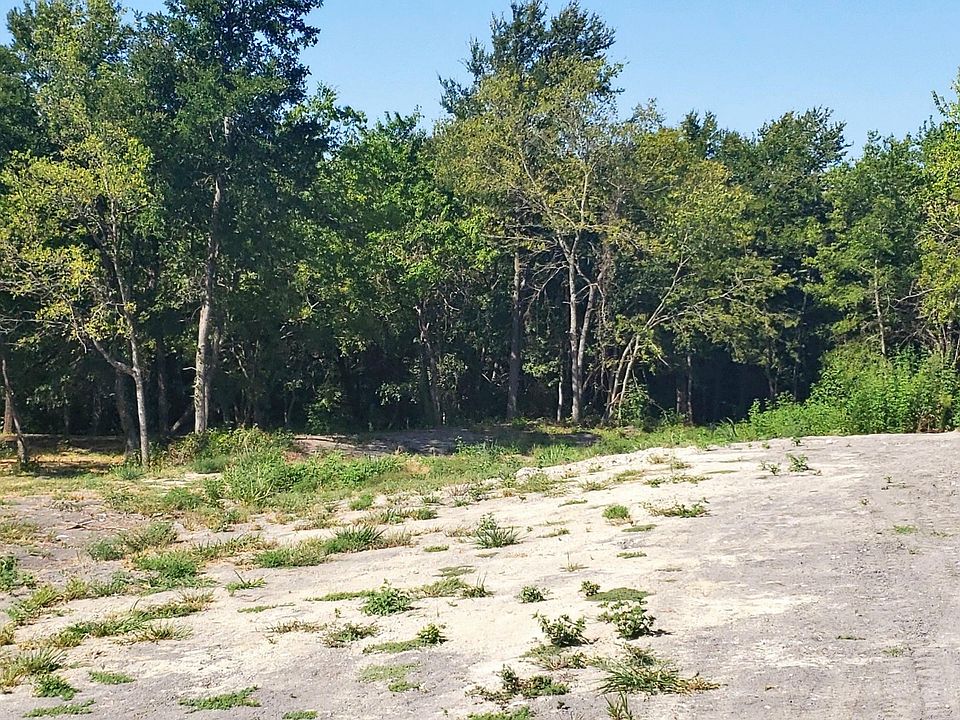 2nd image of 3020 Luke Dr
