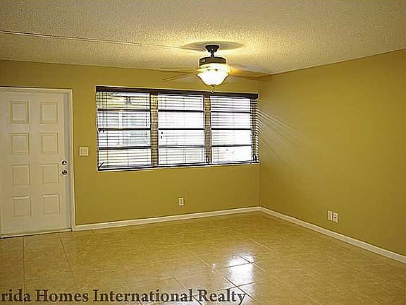 5th image of 10128 Twin Lakes Dr #11-H