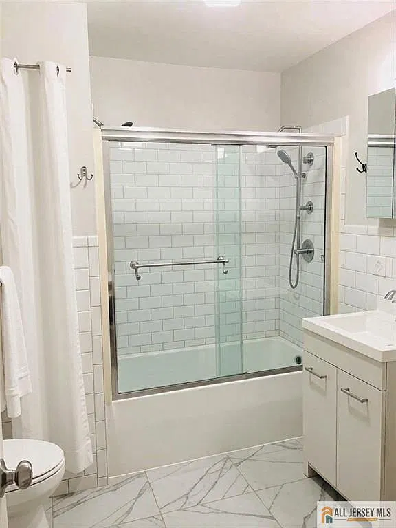 2 bed, 1.0 bath, $1,500 — Photo 1
