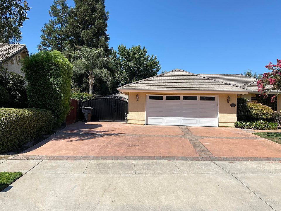 1st image of 2446 SW Cottonwood Cir