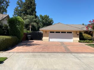 2446 SW Cottonwood Cir, Visalia, CA