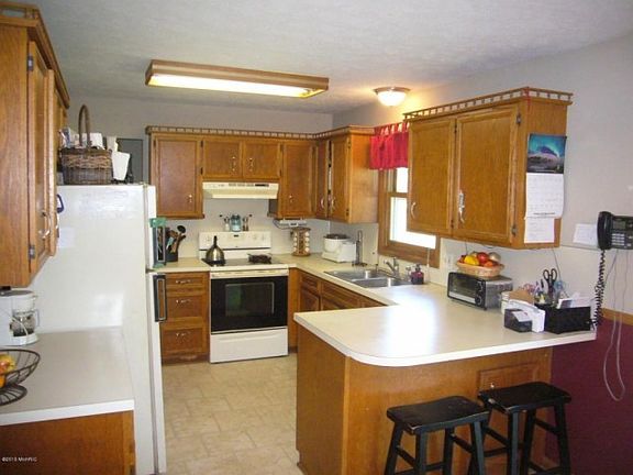 2nd image of 6700 Sunfield Dr SW