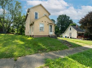 25 Reed St, Struthers, OH 44471