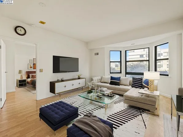 988 Franklin St APT 402, Oakland, CA 94607
