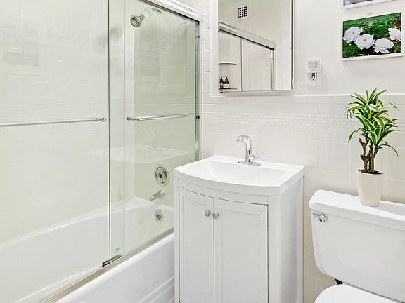 5th image of 444 E 75th St APT 8J