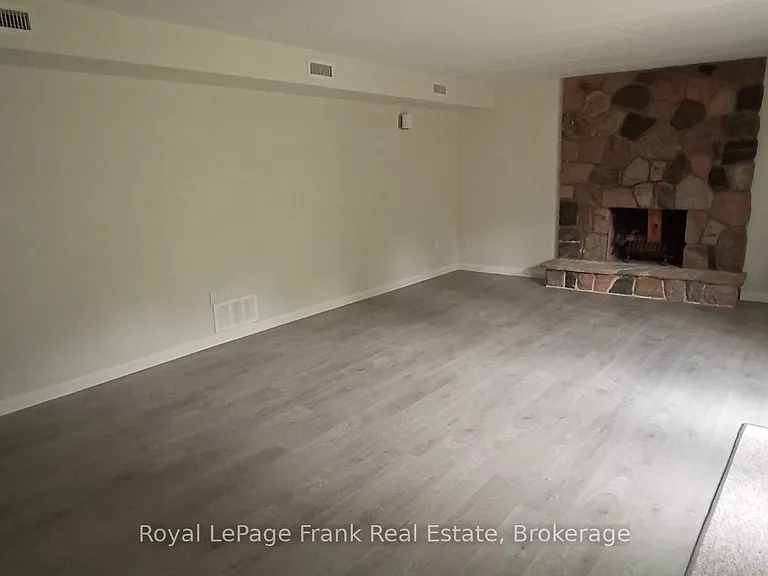 926 Walnut Ct #BASEMENT — Photo 2