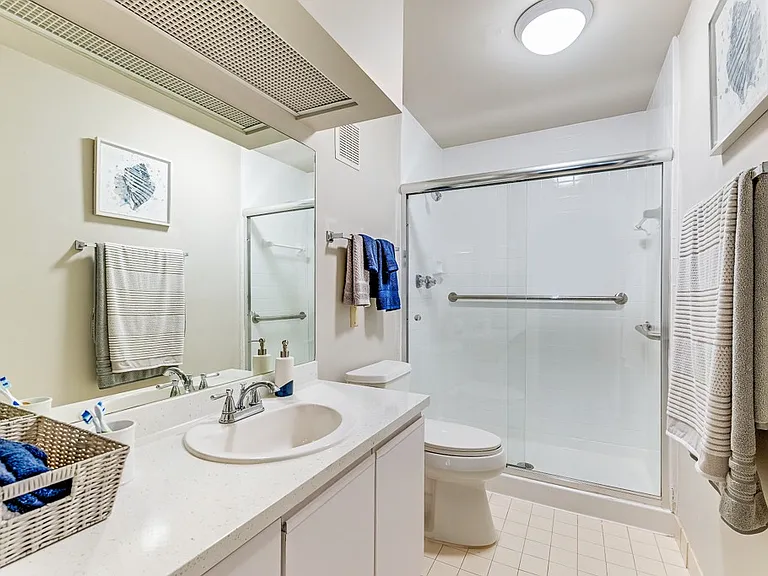 Park Tower - 55+ Active Adult Apartments — Photo 11
