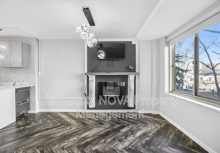 922 24th St NW #301 — Photo 23