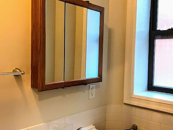 5th image of 182 Norman Ave #2
