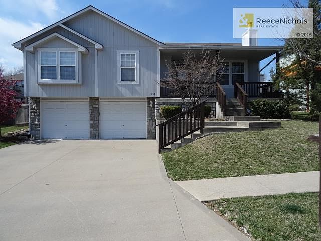 1st image of 604 NW Scenic Ln