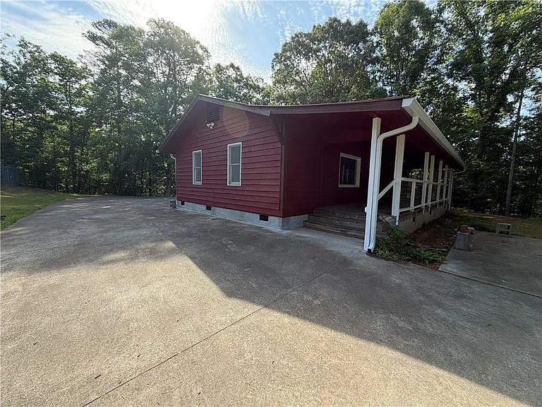 86 Robert Jones Rd — Photo 2