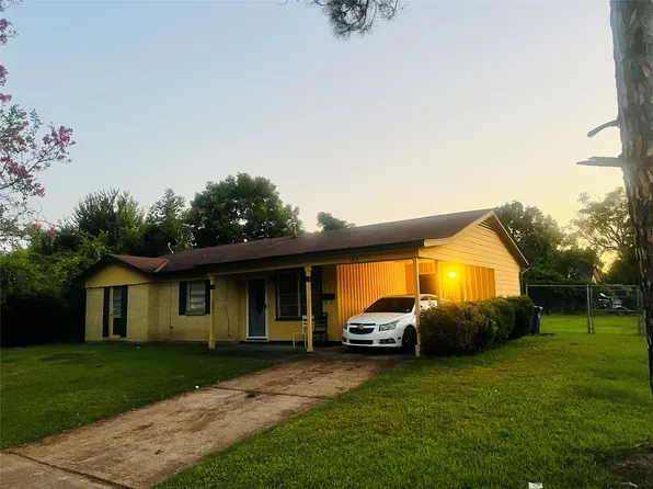 1209 Crestmoor Dr, Shreveport, LA 71107