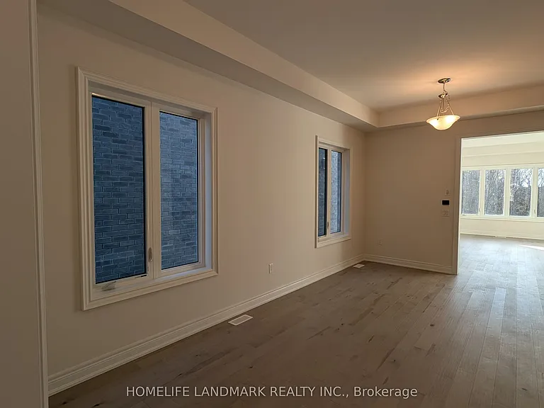 2868 Shortreed Gdns — Photo 5