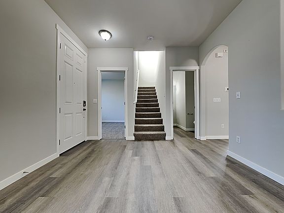 4th image of 3532 Cuddy Ln NE