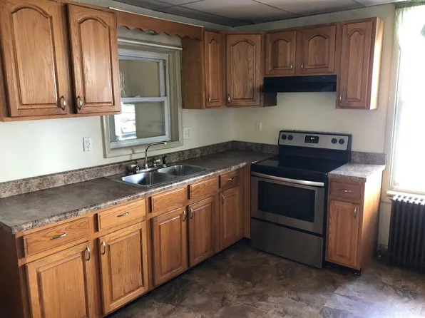 42 Broad St, Montgomery, PA 17752